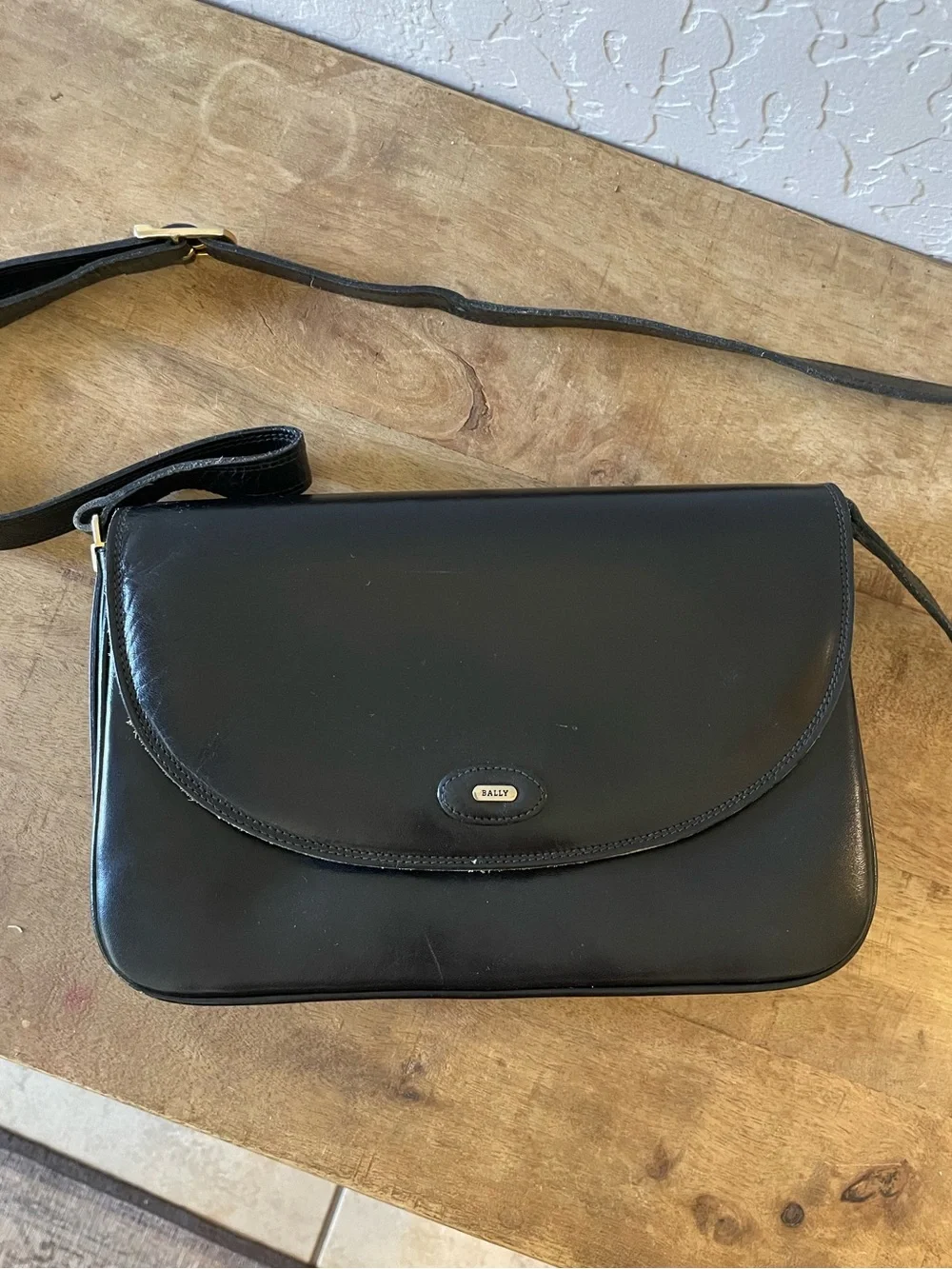 🖤Vintage Bally Italian Leather Crossbody